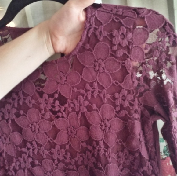 Hollister part of 3 for 25 sale - Picture 3 of 4